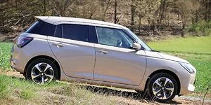 Bild zum Inhalt: Suzuki Swift 1.2 Hybrid Allgrip (2025): Allrad-Go-Kart im Test