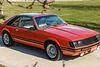 Bild zum Inhalt: Ja, das ist ein echter Ford Mustang und er steht zum Verkauf