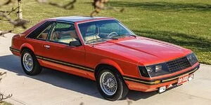 Bild zum Inhalt: Ja, das ist ein echter Ford Mustang und er steht zum Verkauf