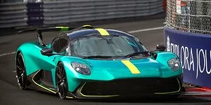 Bild zum Inhalt: Fernando Alonso jagt Aston Martin Valhalla (2025) durch Monaco