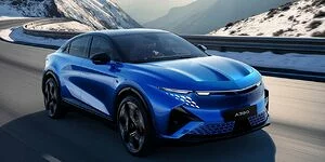 Bild zum Inhalt: Alpine A390: Elektro-Limousine startet serienmäßig mit 3 Motoren