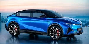 Bild zum Inhalt: Alpine A390: Starkstrom-Limousine mit Dreifach-Motor