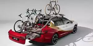 Bild zum Inhalt: Skoda Superb Combi wird zum Pick-up mit skurriler Türkonstruktion