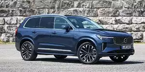 Bild zum Inhalt: Volvo XC90 T8 Recharge (2025) im Test: Alter Schwede!