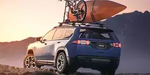 Bild zum Inhalt: Neuer Jeep Cherokee startet 2026 auf Basis von STLA Large