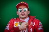 Spiegel lose: Charles Leclerc durchfährt 130R einhändig