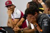Video: Formel-1-Fahrer grölen F1-Hymne bei Sim-Race!