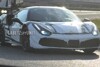 Ferrari Prototyp erwischt, testet wohl neuen Hybrid-Antrieb