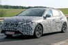Neuer Peugeot 308 (2021) erstmals erwischt, zeigt neues Markenlogo