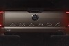 VW Amarok (2023): Heckklappe mit V6-Emblem enthüllt