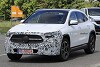 Mercedes GLA Facelift als Erlkönig erwischt