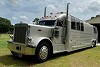 Das Kingsley Coach Motorhome ist halb LKW, halb Luxus-Camper