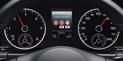 Ab 2022 Pflicht in Neuwagen: Alkohol-Wegfahrsperre, Tempowarner etc.