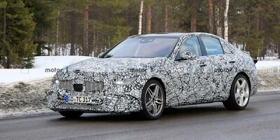 Mercedes-AMG C 53 (2021): Erlkönig versteckt Vierzylinder
