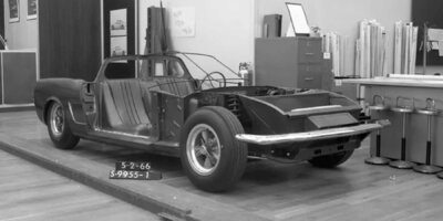 Ford hat Fotos eines vergessenen Mittelmotor-Mustang entdeckt