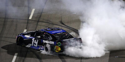 NASCAR Martinsville: Martin Truex Jr. bezwingt Penske-Trio