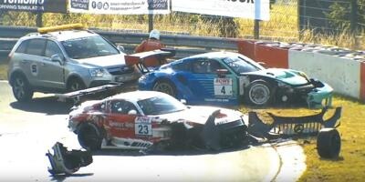 Qualifying VLN2 2020: Schwerer Unfall von Porsche und Mercedes