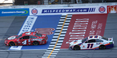 NASCAR Michigan 2: Harvick siegt wieder - Penske-Teamcrash