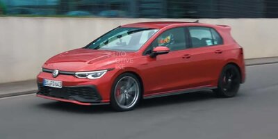 VW Golf GTI Clubsport (2021) ungetarnt auf der Nordschleife erwischt