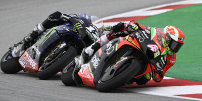 Maverick Vinales beißt sich rundenlang an Espargaros Aprilia die Zähne aus