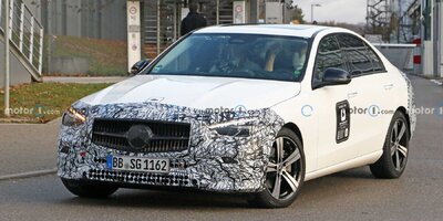 Mercedes C-Klasse (2021) verliert viel an Tarnung