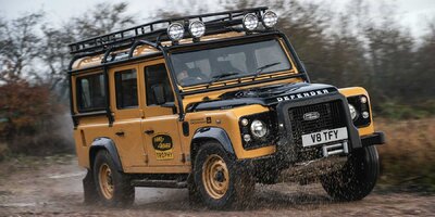Land Rover Defender Works V8 Trophy: Camel lässt grüßen