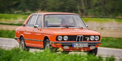 Zeitreise: Unterwegs im BMW 525 (E12) 'Inka' von 1974