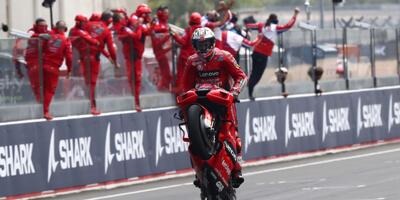 MotoGP in Le Mans: Miller gewinnt Flag-to-Flag-Krimi - Marquez stürzt doppelt