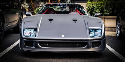 Schön oder skandalös? Dieser Ferrari F40 wurde mattgrau foliert