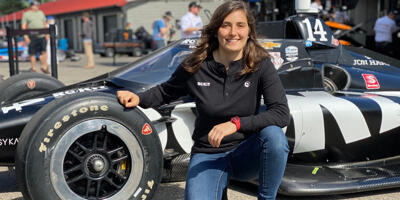 Tatiana Calderon wird erste Frau im IndyCar-Team von AJ Foyt
