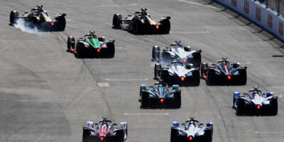 Formel-E-Weltmeister de Vries kritisiert aggressive Fahrweise der Gegner