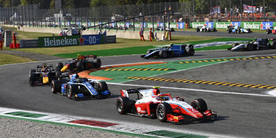 Formel 2 Monza 2021: Piastri gewinnt hinter dem Safety-Car, Zendeli punktet