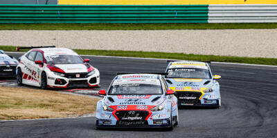 TCR Germany Lausitzring: Doppelsieg für Hyundai-Pilot Luca Engstler