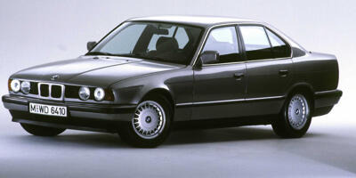 Adele fährt in ihrem neuen Video einen alten BMW 5er (E34)