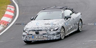 Mercedes CLE Cabriolet mit eigenwilliger Tarnung erwischt