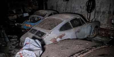 Klassiker von Porsche, Jaguar und Bentley in Scheune gefunden