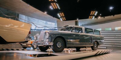 Dieser Mercedes-Benz 300 'Adenauer' ist ein rollendes Datenlabor