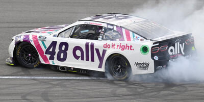 NASCAR Las Vegas: Alex Bowman staubt in turbulentem Rennen ab