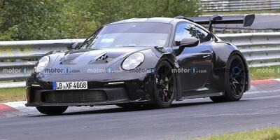 Porsche 911 GT3 RS (2023) dreht beflügelte Runden auf Nürburgring