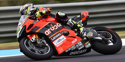 WSBK Estoril: Ducati-Topspeed sichert Alvaro Bautista den Sieg in Lauf eins!