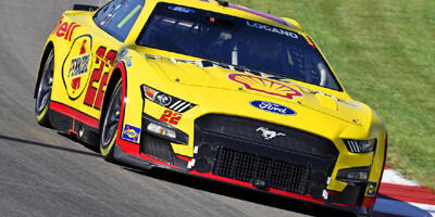 NASCAR St. Louis: Joey Logano bezwingt Kyle Busch