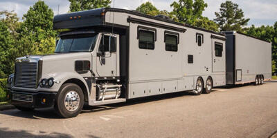 Gewaltiger Freightliner Coronado (2008) Camper steht zum Verkauf