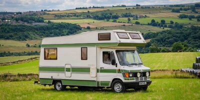 Mercedes 310 Wohnmobil von 1988 steht zum Verkauf