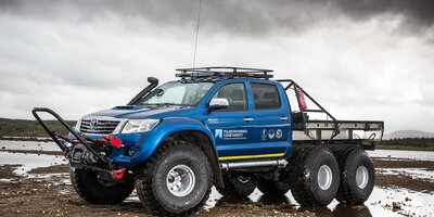 Toyota Hilux AT44 6x6: Dreiachsige Pick-ups können Sinn machen